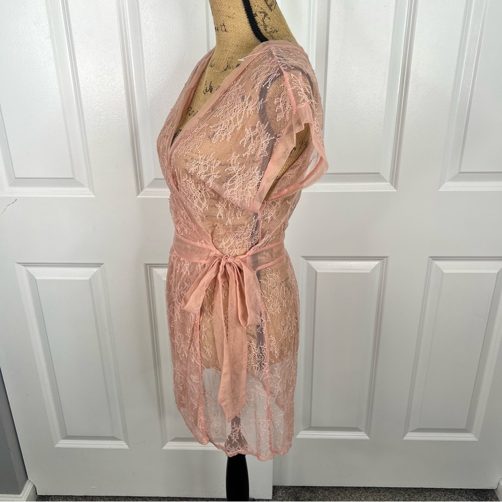 Sz OS Victoria’s s Secret Light Peachy Pink Sheer Lace Short Robe NWOT $70 MSRP - Picture 6 of 9